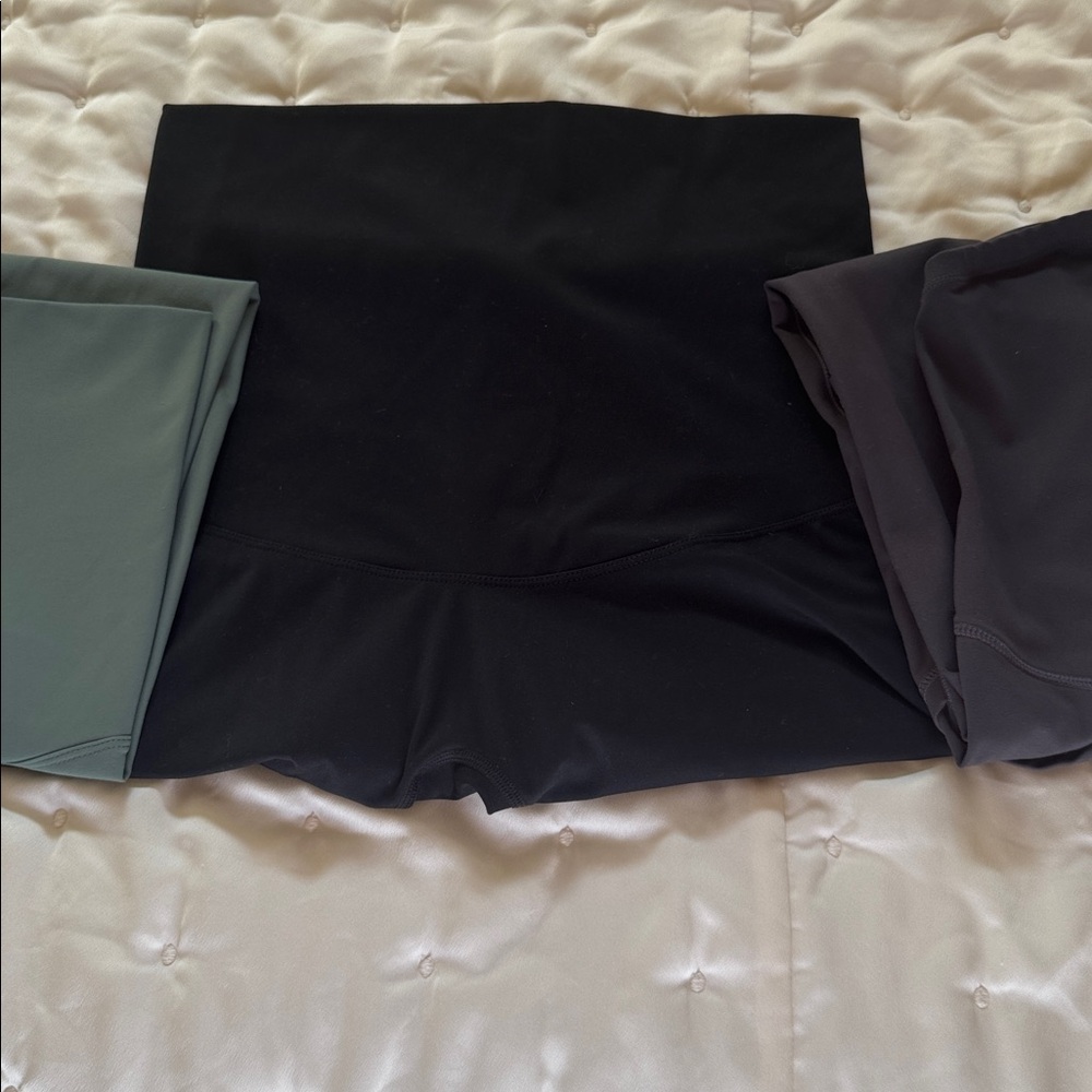 Bundle of Three Poshdivah Maternity Leggings SZ Medium